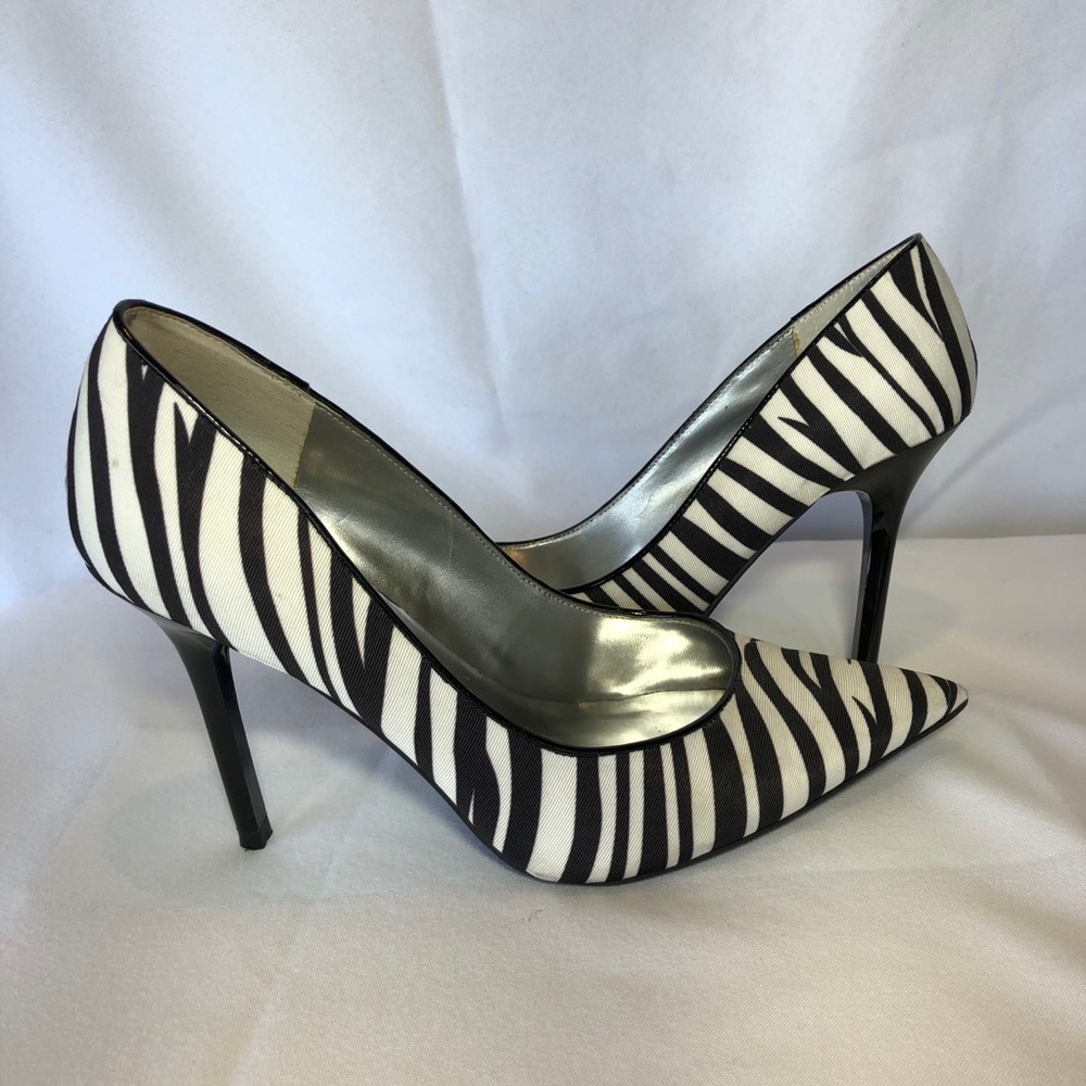 Guess Zebra Stripe Black & White Pumps Size 8